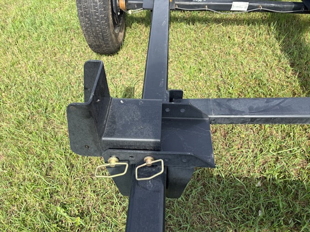 832R -- 32' Header Trailer. Adjustable Angle w/ Suspension