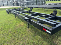 832R -- 32' Header Trailer. Adjustable Angle w/ Suspension