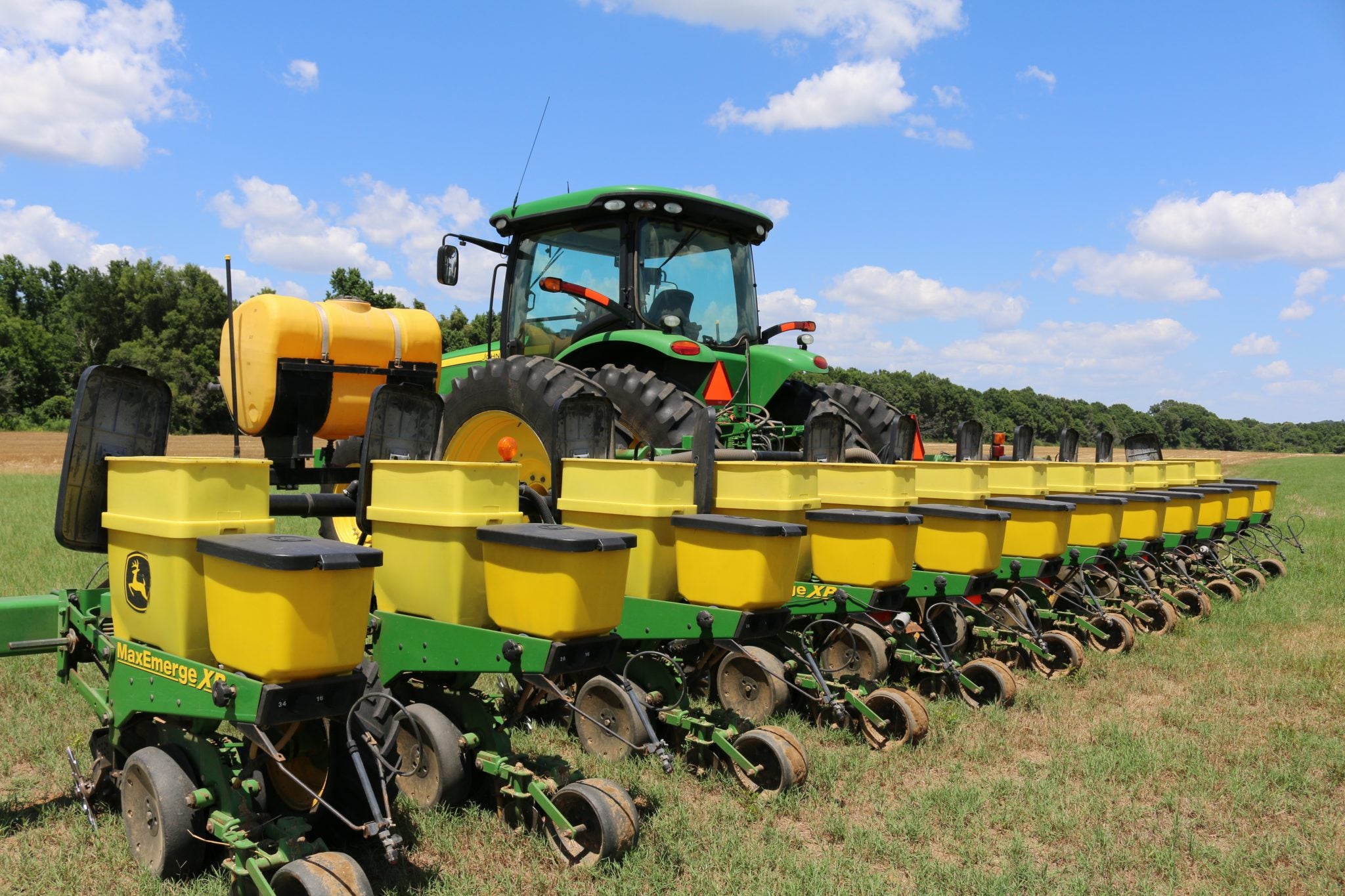 Navigating Corn Population Strategies for Maximum Yields