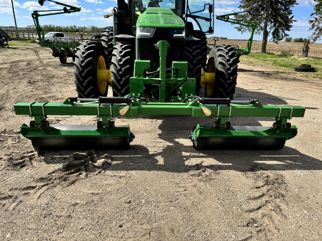 LANSR19374 -- Front three point stalk roller system (74" green)