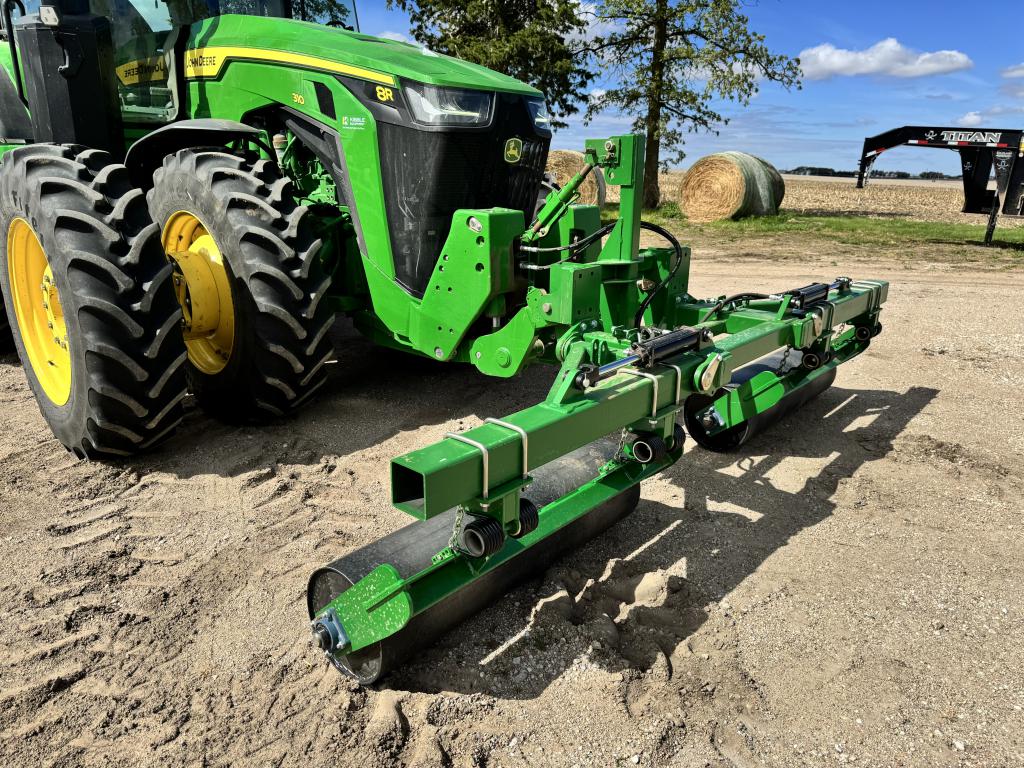 LANSR19374 -- Front three point stalk roller system (74" green)