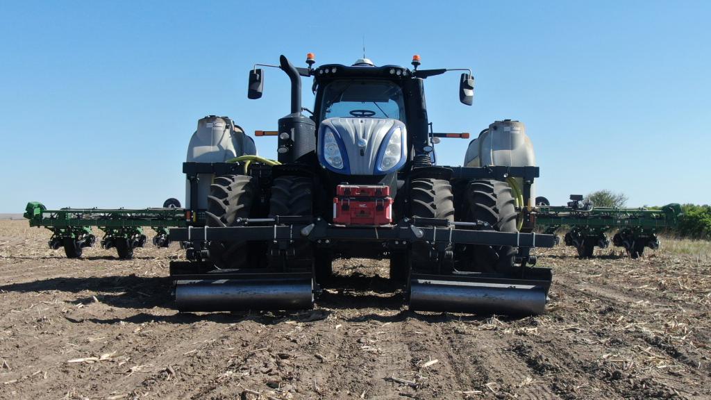 LANSR23498 -- Stalk roller system for New Holland® T8 model tractors